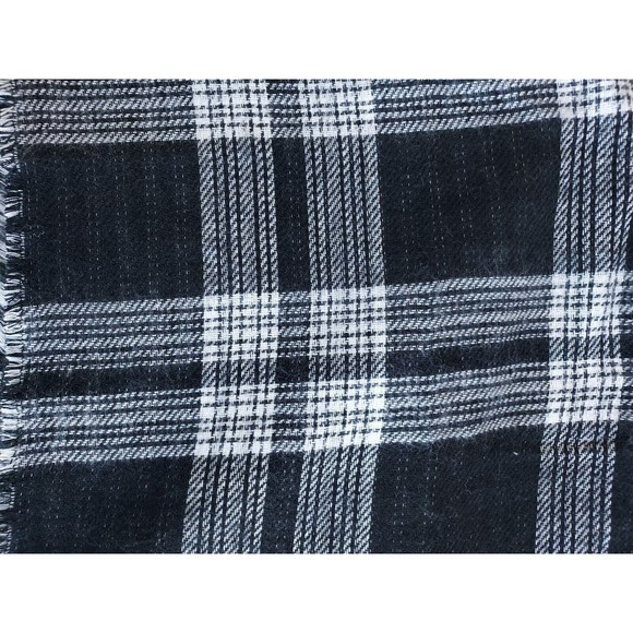NWT Lane Bryant Black & White Plaid 2 Sided Scarf/Shaw/Wrap 30"X76" MSRP $34.95 - Picture 5 of 8